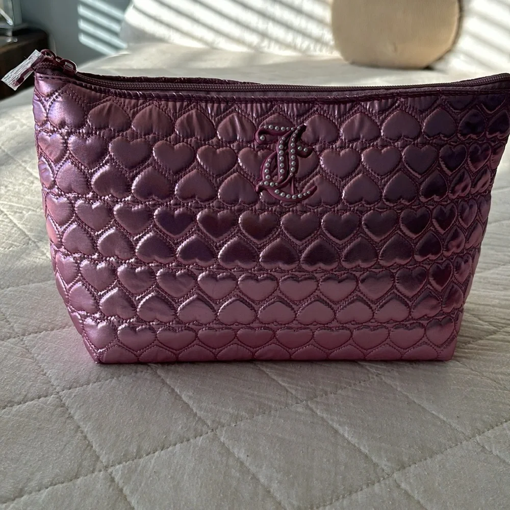 Juicy Couture travel heart pouch